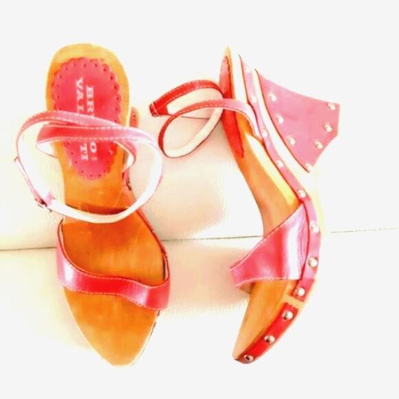 Bruno Valenti Shoes - Bruno Valenti Pink Studded Wooden Sandals sz 9M